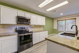 14 Newberry Trail Ct in Spring, TX - Building Photo - Building Photo