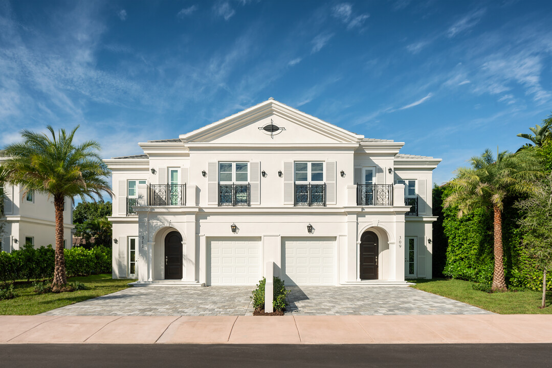 311 Santander Ave in Coral Gables, FL - Building Photo