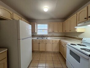 408 Badajoz Ln in Laredo, TX - Building Photo - Building Photo