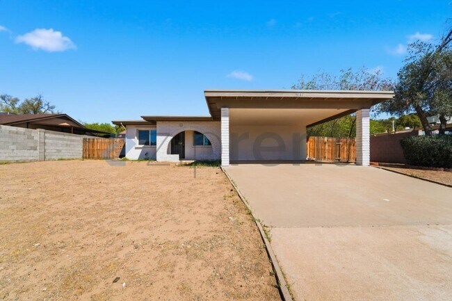 9037 N 14th St in Phoenix, AZ - Building Photo - Building Photo