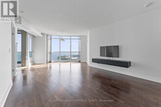1411-215-3215 Fort York Blvd in Toronto, ON - Building Photo - Building Photo