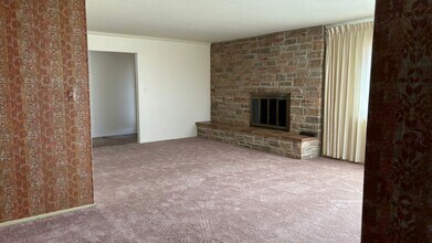 2330 Longview Dr in San Leandro, CA - Building Photo - Building Photo