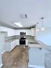 1534 S Patout St, Unit B in New Iberia, LA - Building Photo - Building Photo