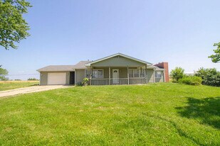 1303 E Smiley Ln in Columbia, MO - Building Photo