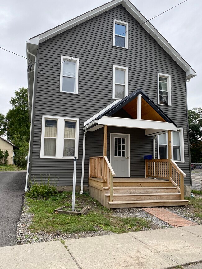 48 Elm St Rentals in East Aurora, NY