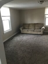 432 E 2nd St, Unit 1 in Delphos, OH - Foto de edificio - Building Photo