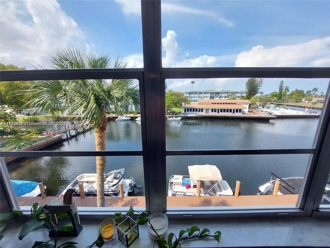 2741 Taft St in Hollywood, FL - Building Photo - Building Photo