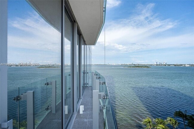 property at 700 NE 26th Terrace