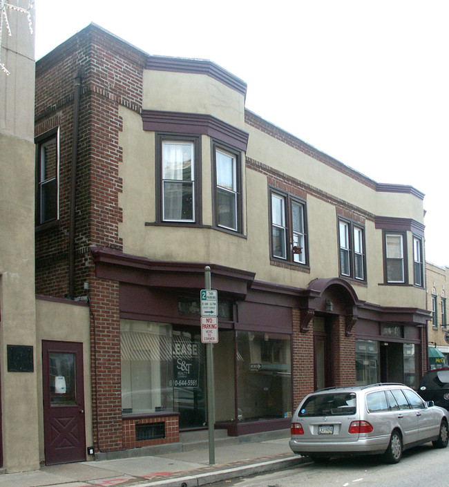 11 Cricket Ave in Ardmore, PA - Foto de edificio - Building Photo