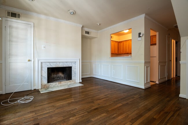 4513 MacArthur Blvd NW in Washington, DC - Building Photo - Building Photo