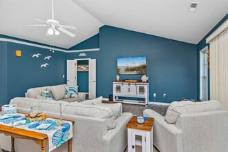 255 Melody Gardens Dr in Surfside Beach, SC - Foto de edificio - Building Photo