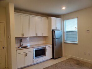 5632 Drifton Way, Unit 1 Drifton 5632 in Sacramento, CA - Building Photo - Building Photo