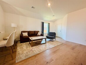 5941 Bradford Pear Ln in Edmond, OK - Building Photo - Building Photo