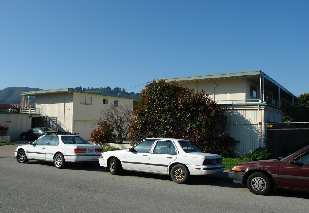 1336 Adobe Dr in Pacifica, CA - Foto de edificio