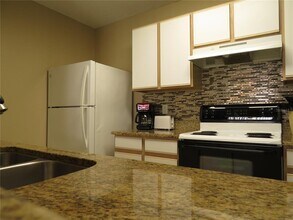 1739 Fluorshire Dr in Brandon, FL - Building Photo - Building Photo