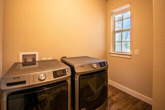 347 Madison Oaks Ave in Georgetown, TX - Building Photo - Building Photo