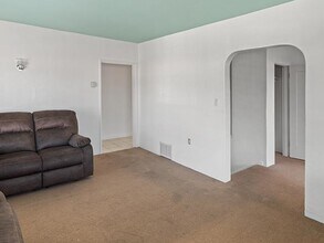 2466 Seminary Ave in Oakland, CA - Building Photo - Building Photo