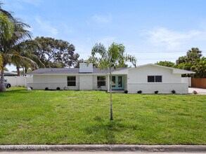 311 12th Terrace in Indialantic, FL - Building Photo - Building Photo