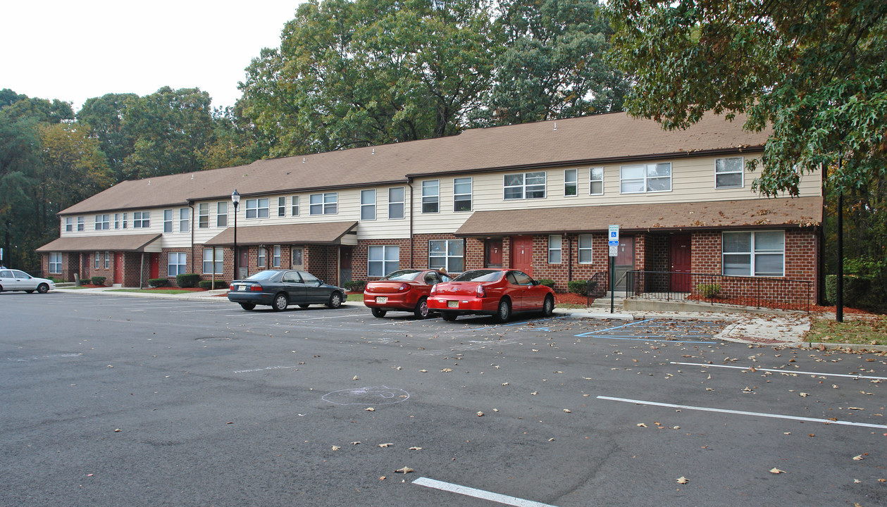 New Sharon Woods Apartments in Sewell, NJ - Building Photo