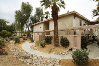 Desert Pointe in Palm Desert, CA - Building Photo - Building Photo