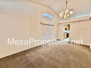 12428 Durango Dr in Victorville, CA - Building Photo - Building Photo