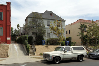 200-202 N Kenmore Ave in Los Angeles, CA - Building Photo - Building Photo