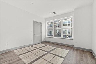 75 Forester Ave, Unit 117 in Warwick, NY - Building Photo - Building Photo