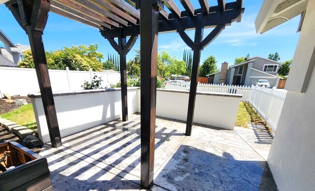6020 Cheshire Way in Citrus Heights, CA - Building Photo - Building Photo