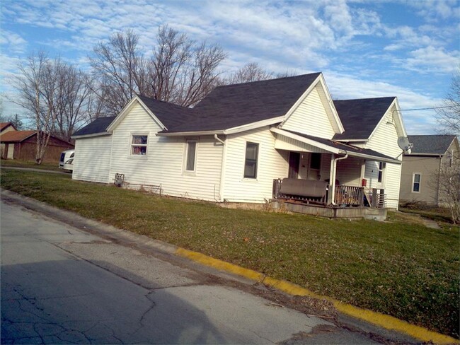 1904 E State St in Huntington, IN - Building Photo - Building Photo