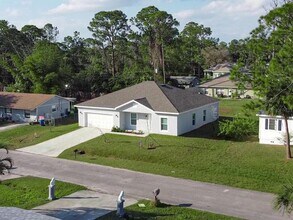 449 Truvall St SW in Palm Bay, FL - Building Photo - Building Photo