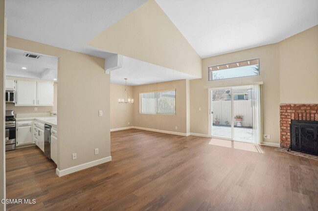 2060 Shoemaker Ln in Thousand Oaks, CA - Building Photo - Building Photo