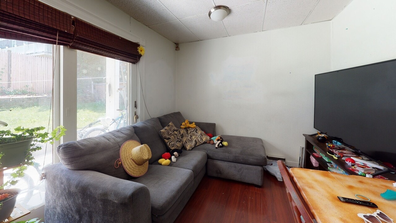 23 Endicott Ave, Unit 1R in Revere, MA - Foto de edificio