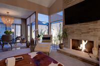 2360 E Miramonte Cir in Palm Springs, CA - Foto de edificio - Building Photo