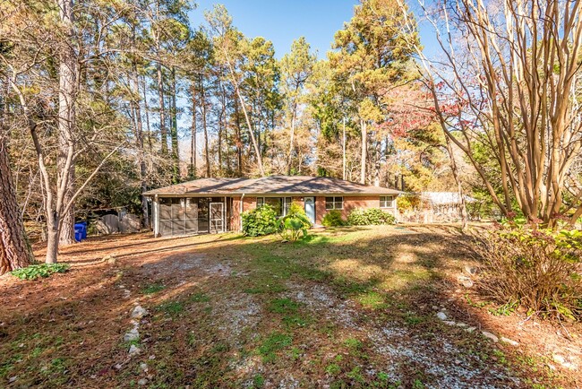 26 S Circle Dr in Chapel Hill, NC - Building Photo - Building Photo