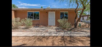 3913 S Queen Palm Dr in Tucson, AZ - Building Photo