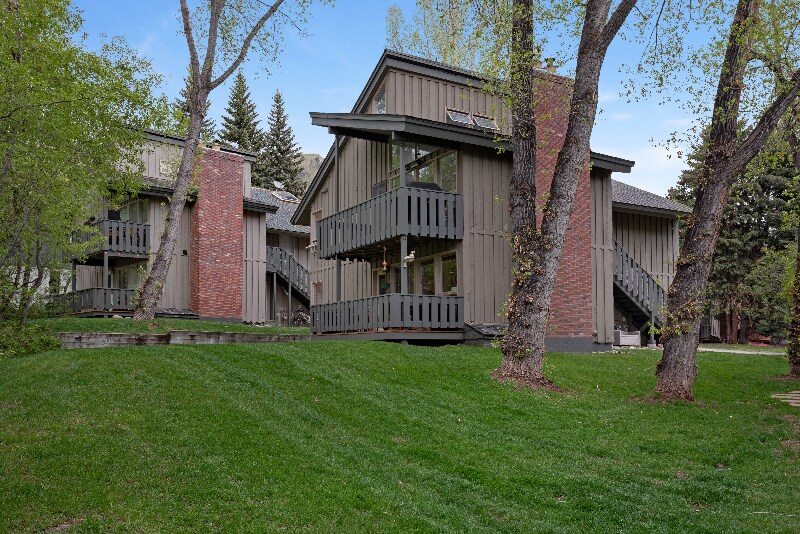 927 Red Sandstone Rd in Vail, CO - Building Photo