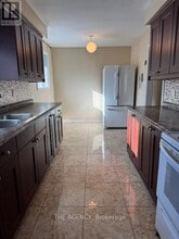 63 Centre St E in Richmond Hill, ON - Building Photo - Building Photo