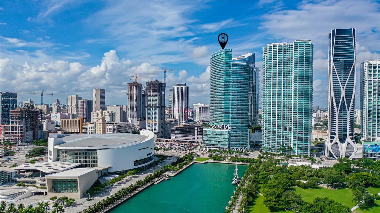 888 Biscayne Blvd, Unit 2506 in Miami, FL - Foto de edificio