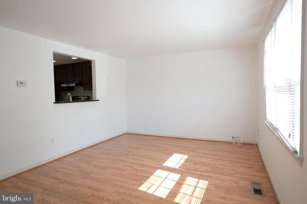 3024 Talking Rock Dr in Fairfax, VA - Building Photo