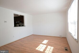 3024 Talking Rock Dr in Fairfax, VA - Building Photo - Building Photo