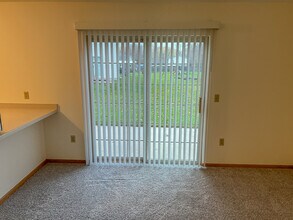 1090 Heritage Ct in Edgerton, WI - Building Photo - Building Photo