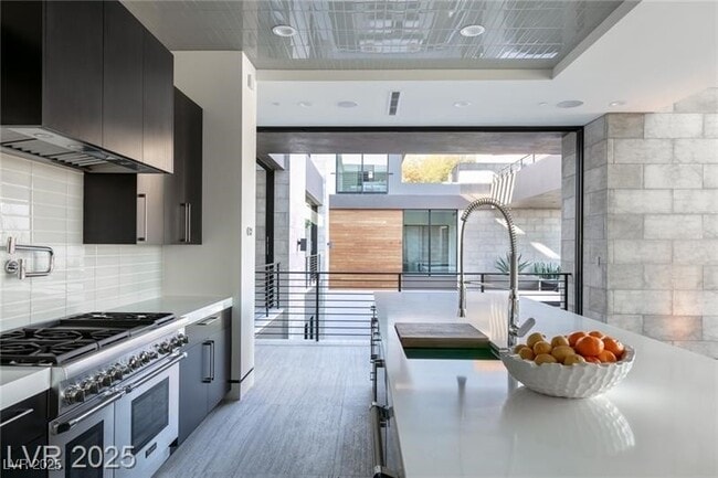property at 4 Soaring Bird Ct