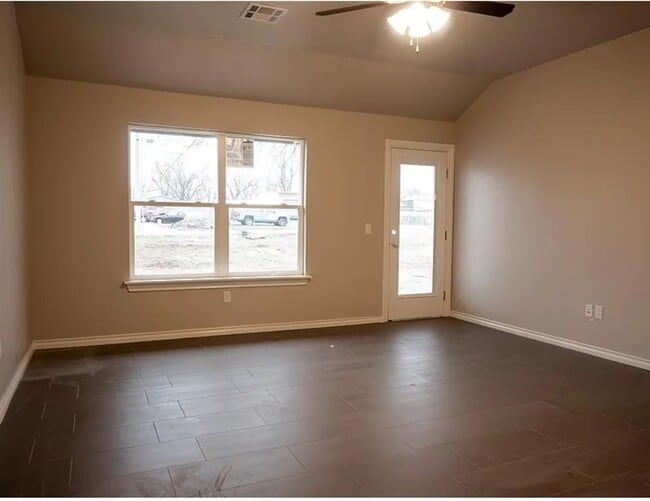 410 Grove in Perry, OK - Building Photo - Building Photo