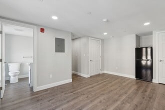 610 Congress St in Portland, ME - Building Photo - Building Photo