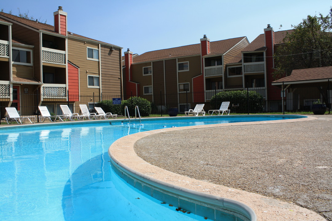 Village Park at Cedarbrooke in Wichita, KS - Building Photo