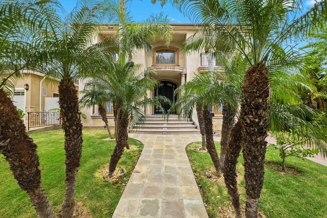 property at 9033 Cresta Dr