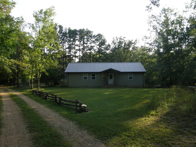 6423 Coon Creek Rd in Hartville, MO - Building Photo - Building Photo