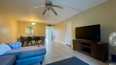 4570 NW 18th Ave in Pompano Beach, FL - Building Photo - Building Photo