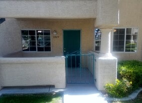 8410 Eldora Ave in Las Vegas, NV - Building Photo