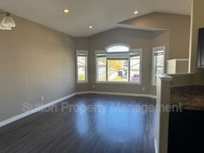 11245-11276 76 Ave in Grande Prairie, AB - Building Photo - Building Photo